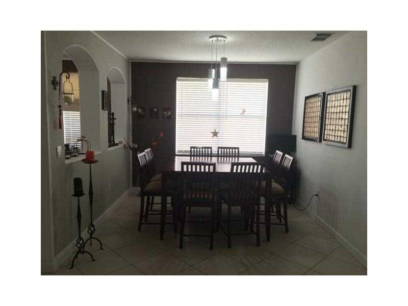 ISLANDS AT DORAL - Residential