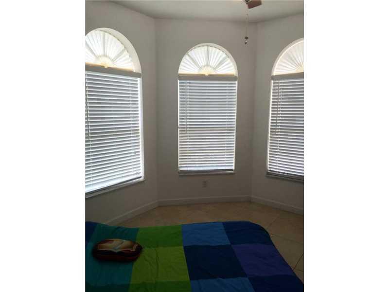 ISLANDS AT DORAL - Residential