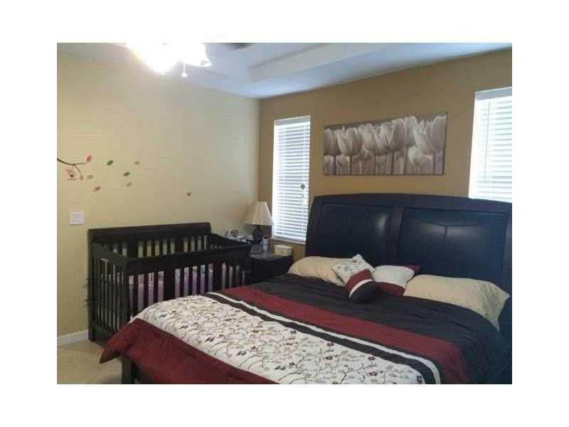 ISLANDS AT DORAL - Residential