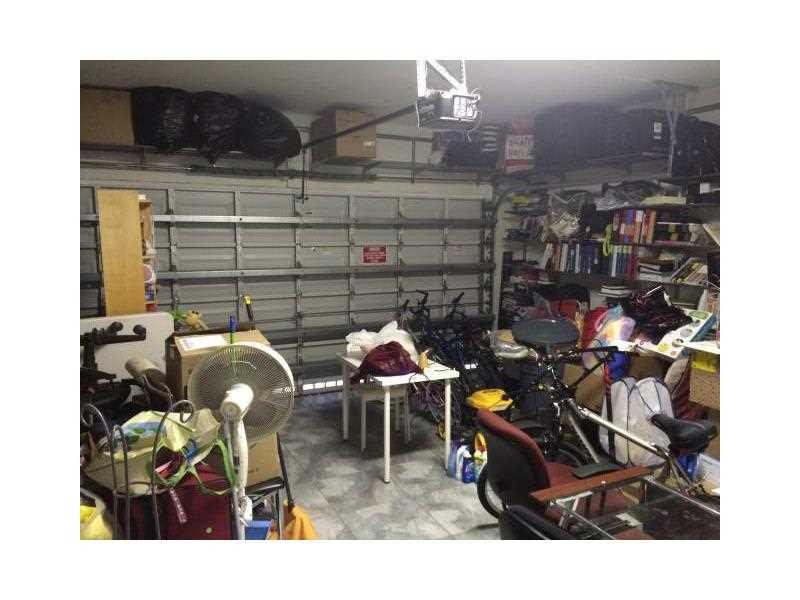 ISLANDS AT DORAL - Residential