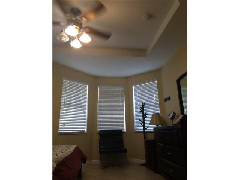 ISLANDS AT DORAL - Residential