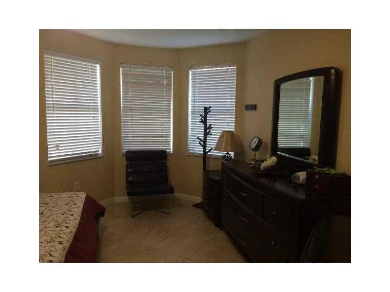 ISLANDS AT DORAL - Residential