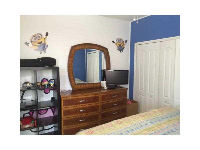 ISLANDS AT DORAL - Residential