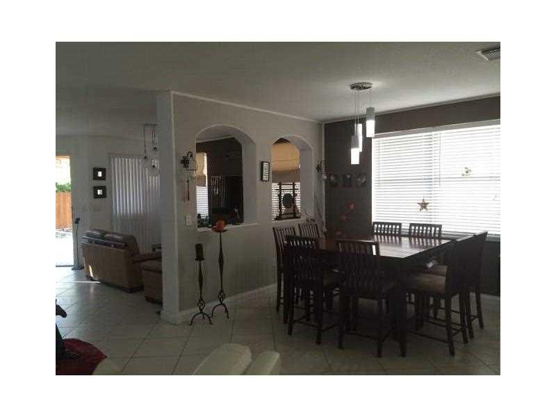 ISLANDS AT DORAL - Residential