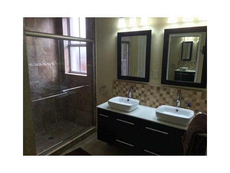 ISLANDS AT DORAL - Residential