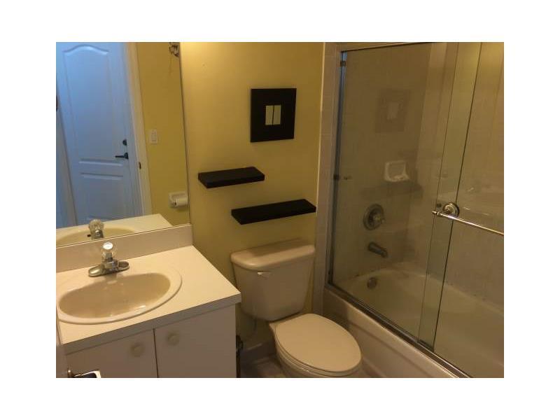 ISLANDS AT DORAL - Residential