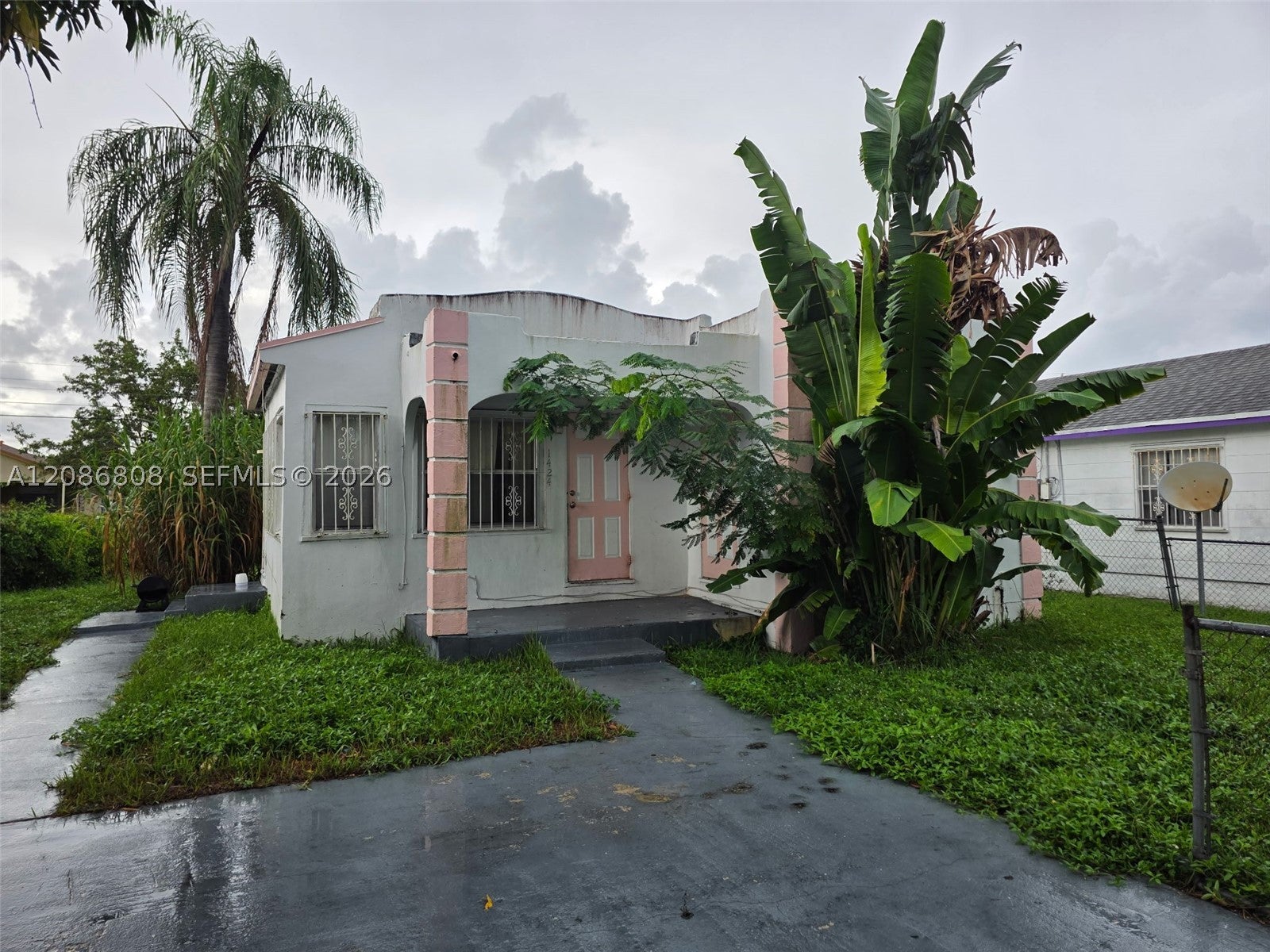 1472 W 34th St
