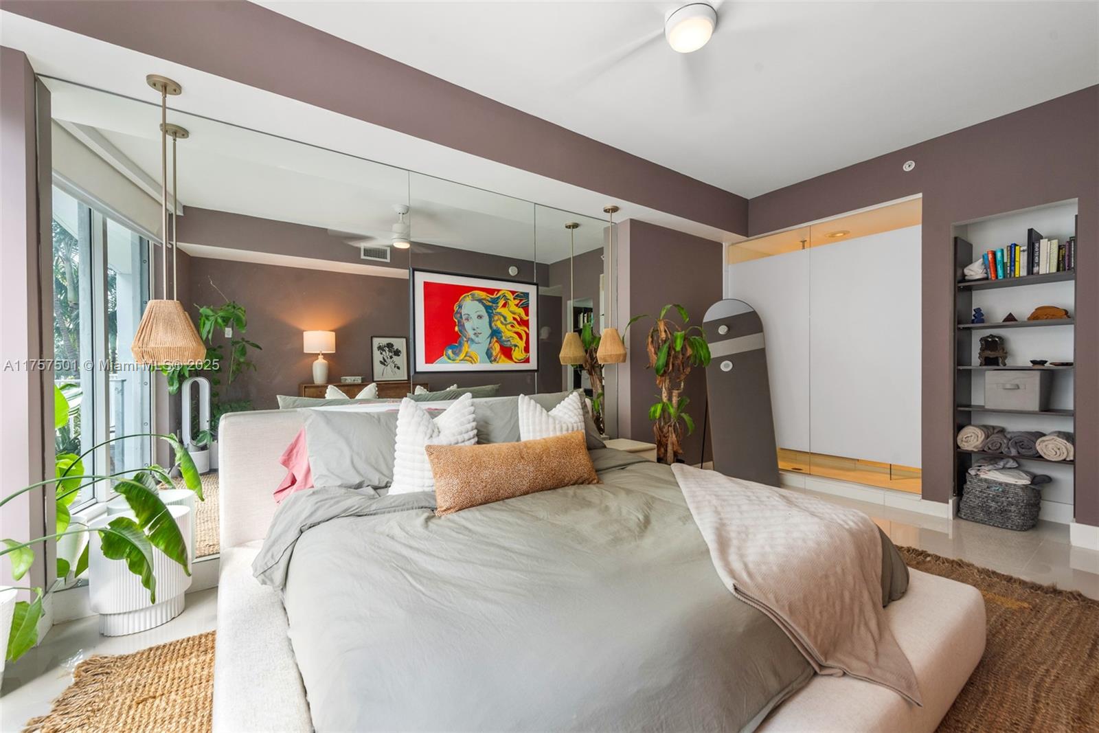 PARAMOUNT BAY CONDO - Residential