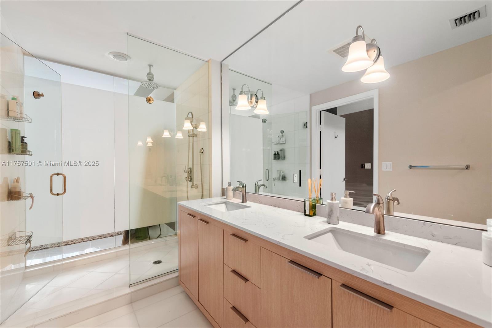 PARAMOUNT BAY CONDO - Residential