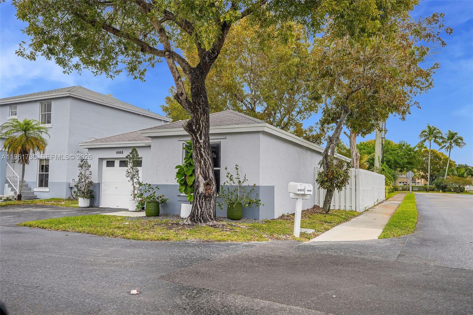 ORANGE TREE VILLAS - Residential