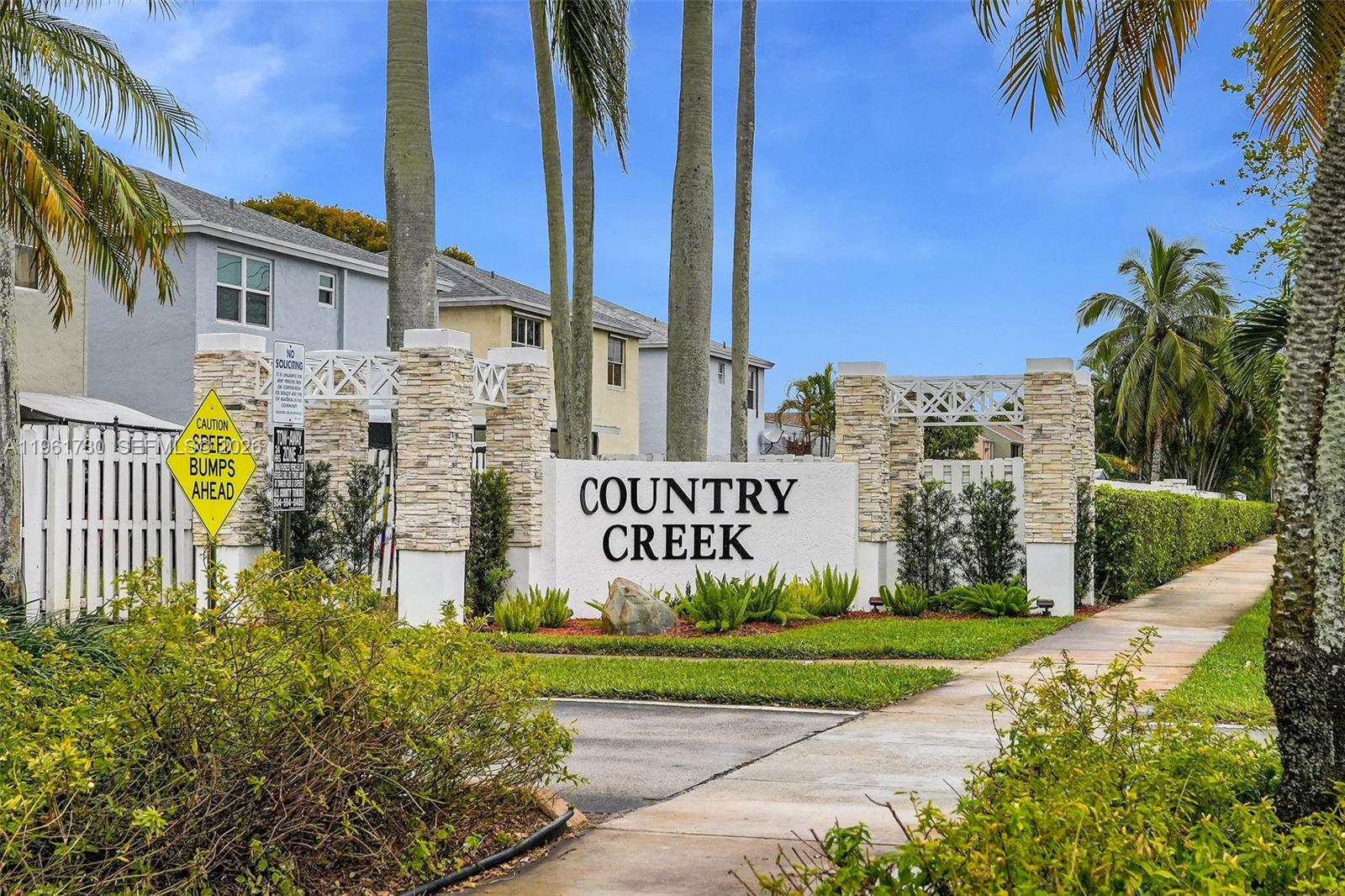 ORANGE TREE VILLAS - Residential