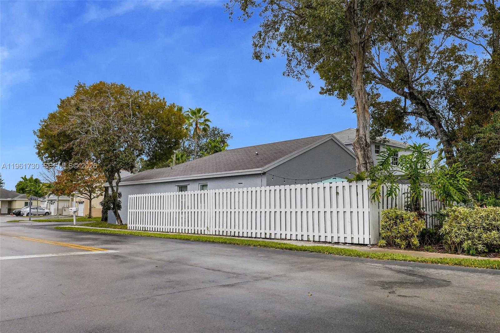 ORANGE TREE VILLAS - Residential