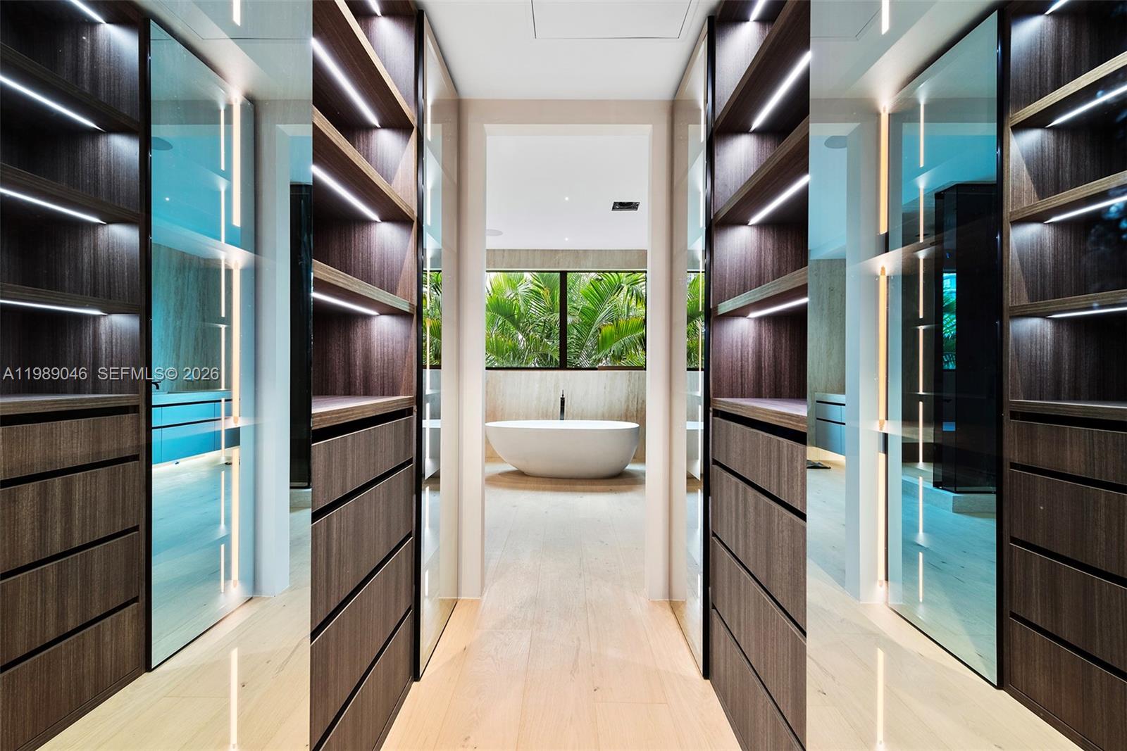 GOLDEN BEACH SEC C - Residential