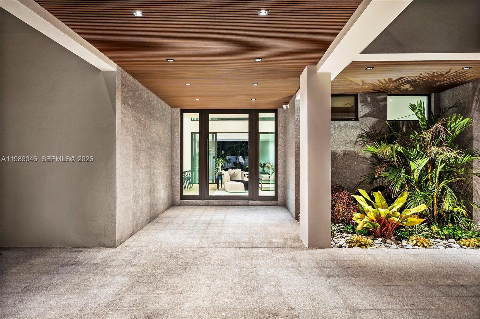 GOLDEN BEACH SEC C - Residential