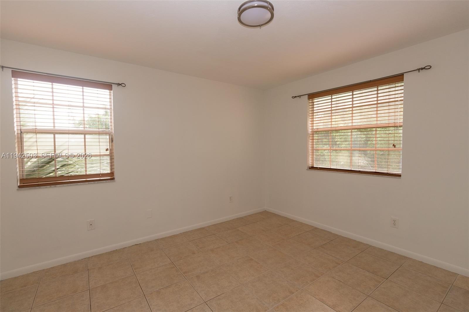 LA HACIENDA COUNTRY CLUB - Residential