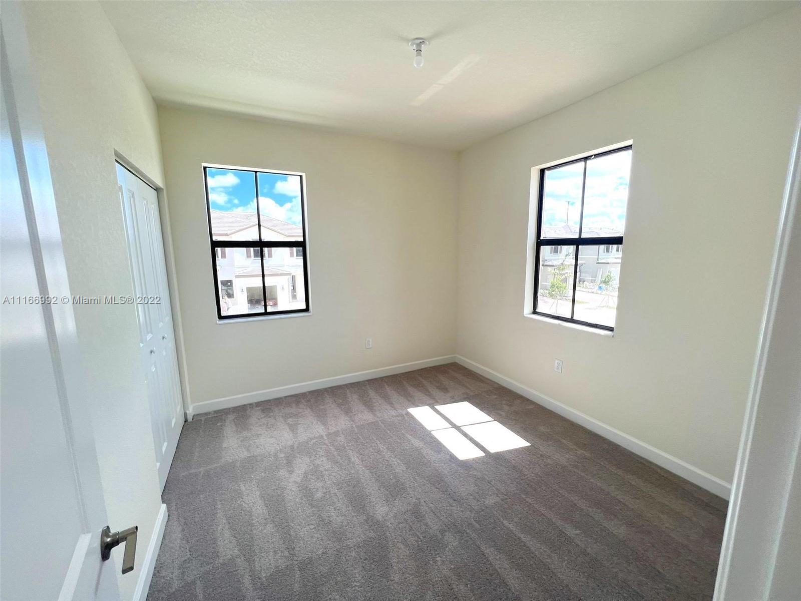 AQUABELLA NORTH REPLAT - Residential Lease