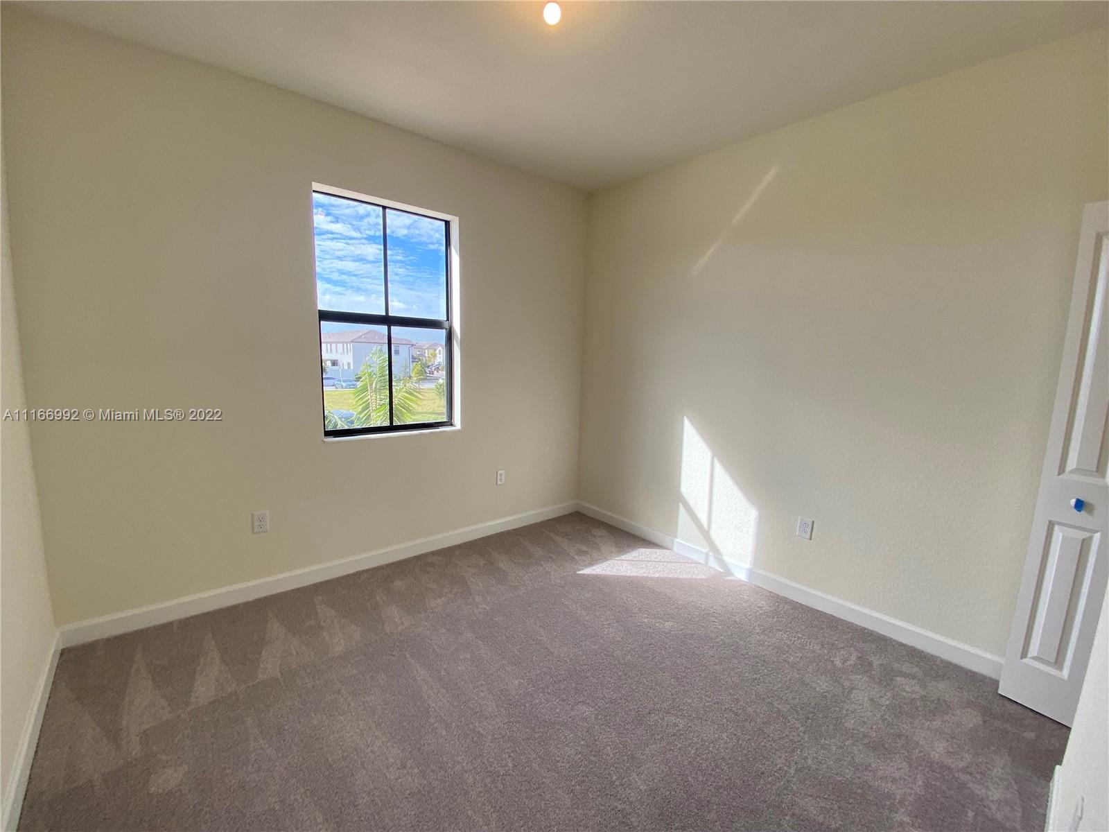 AQUABELLA NORTH REPLAT - Residential Lease