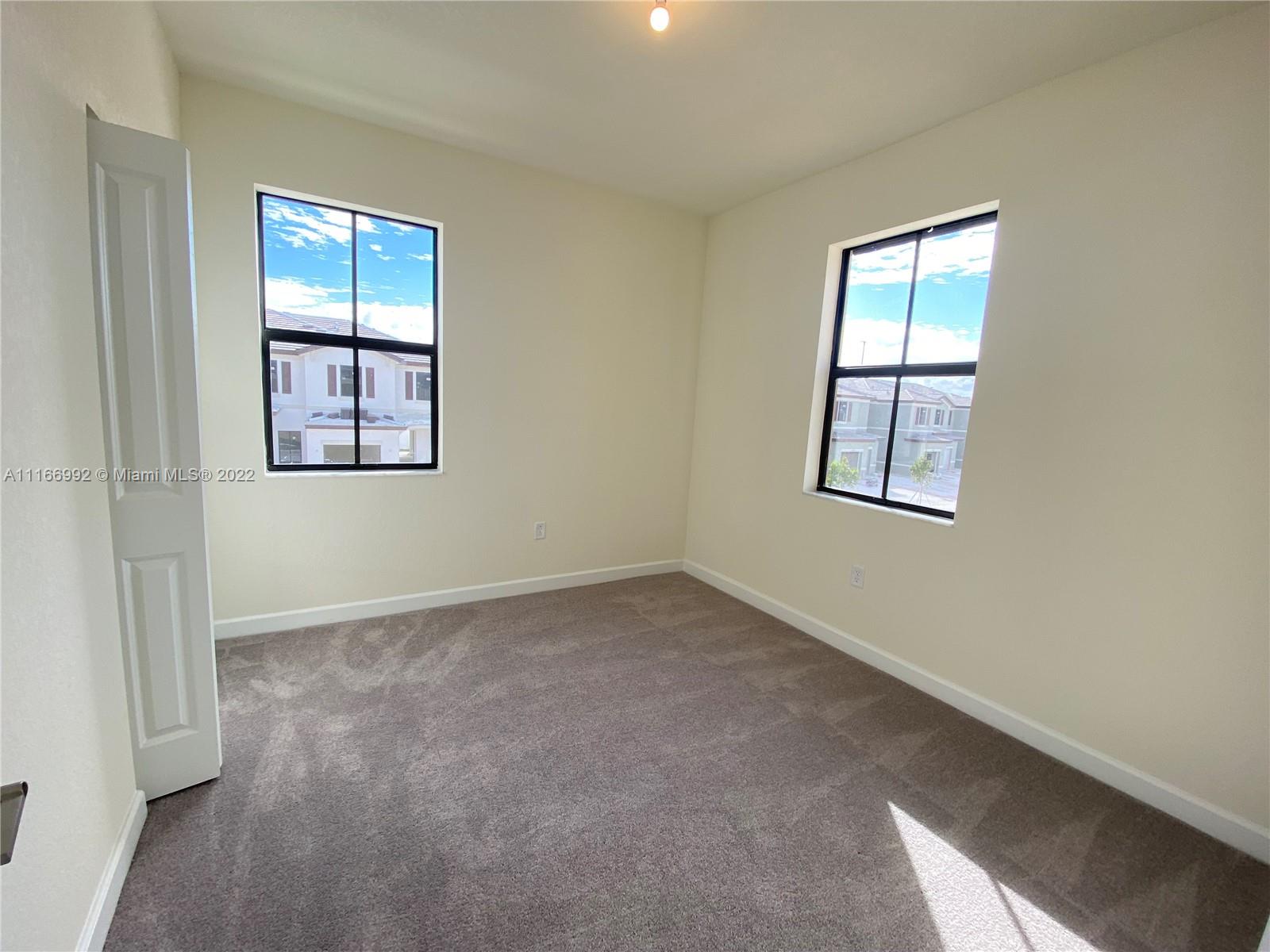 AQUABELLA NORTH REPLAT - Residential Lease