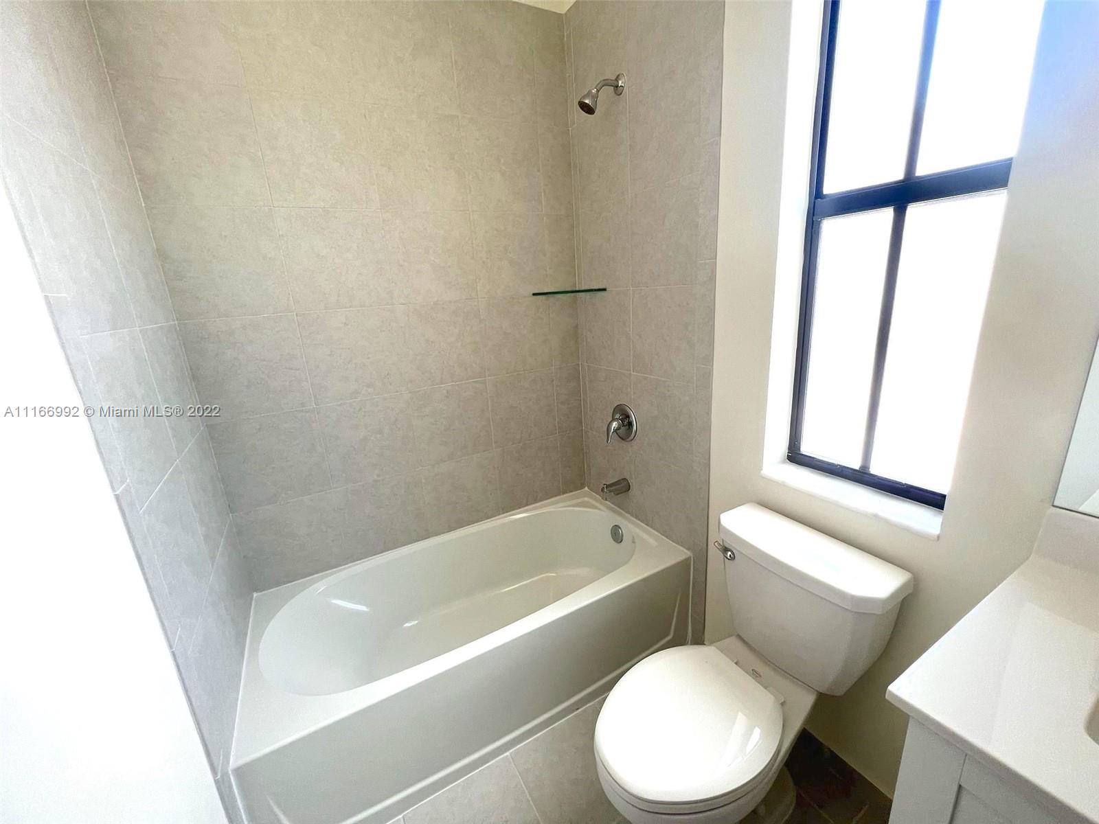 AQUABELLA NORTH REPLAT - Residential Lease