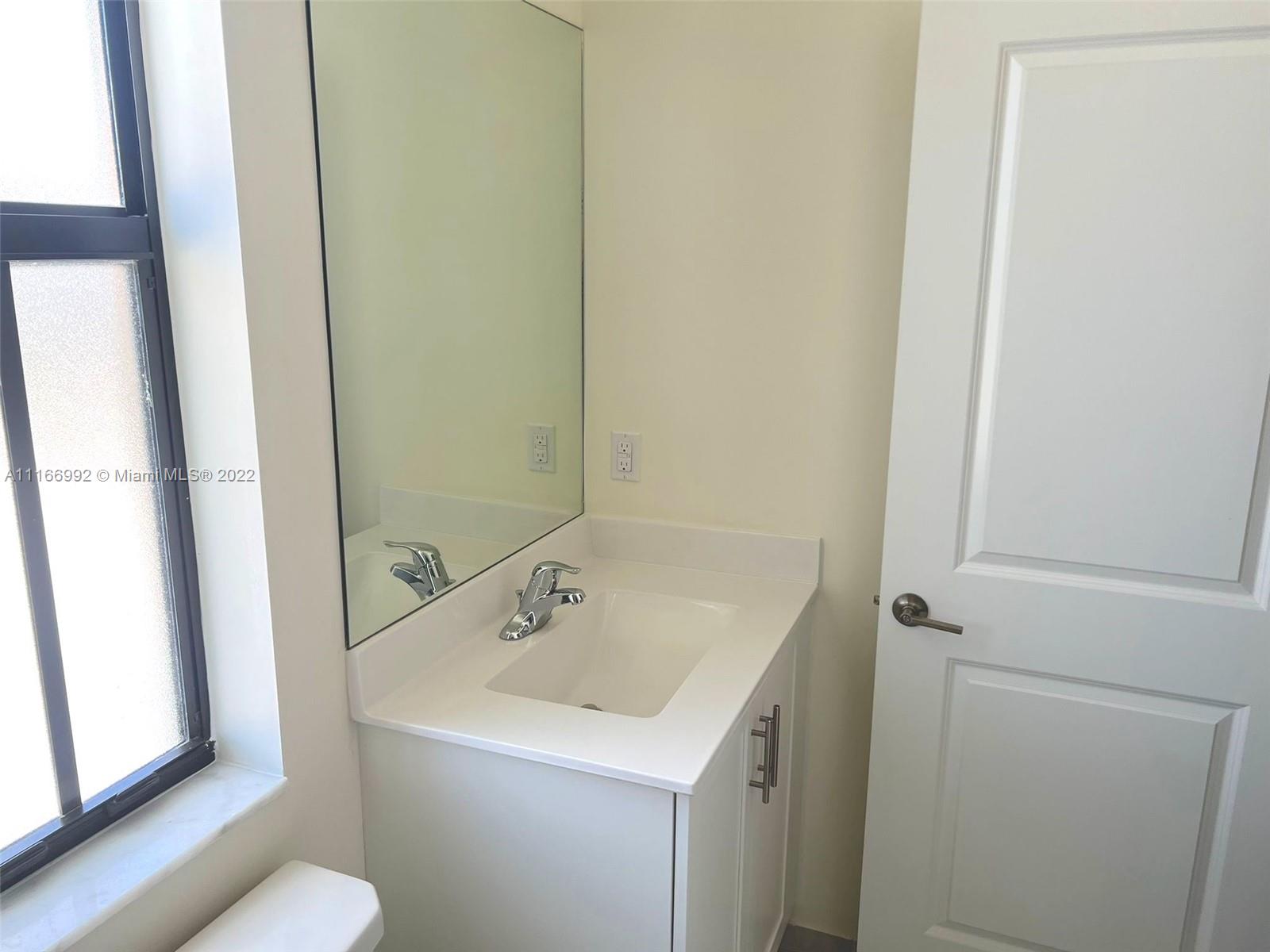 AQUABELLA NORTH REPLAT - Residential Lease