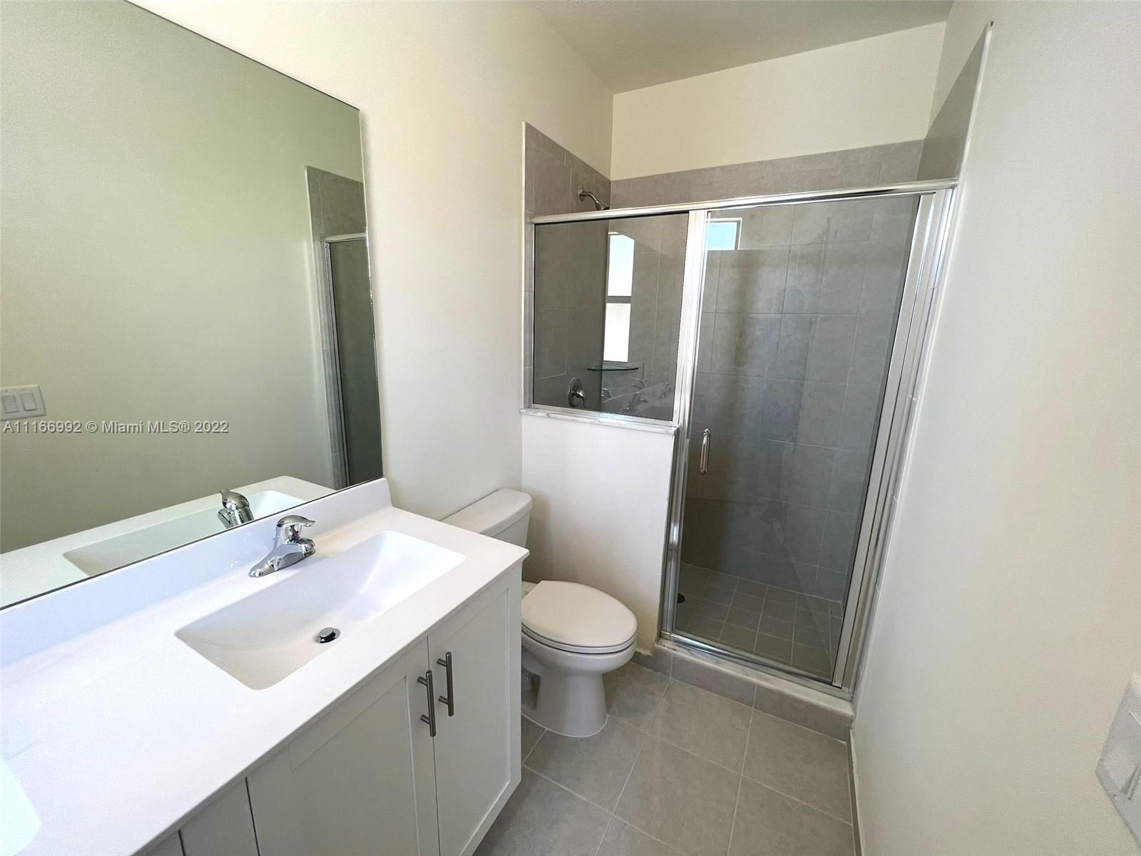 AQUABELLA NORTH REPLAT - Residential Lease