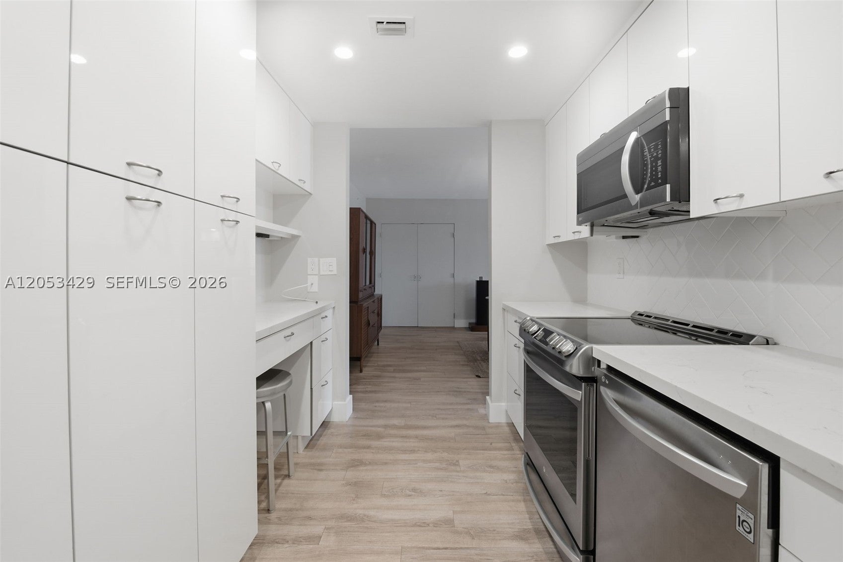 90 Edgewater Dr 225, Coral Gables, FL, 33133 4 90 Edgewater Dr 225