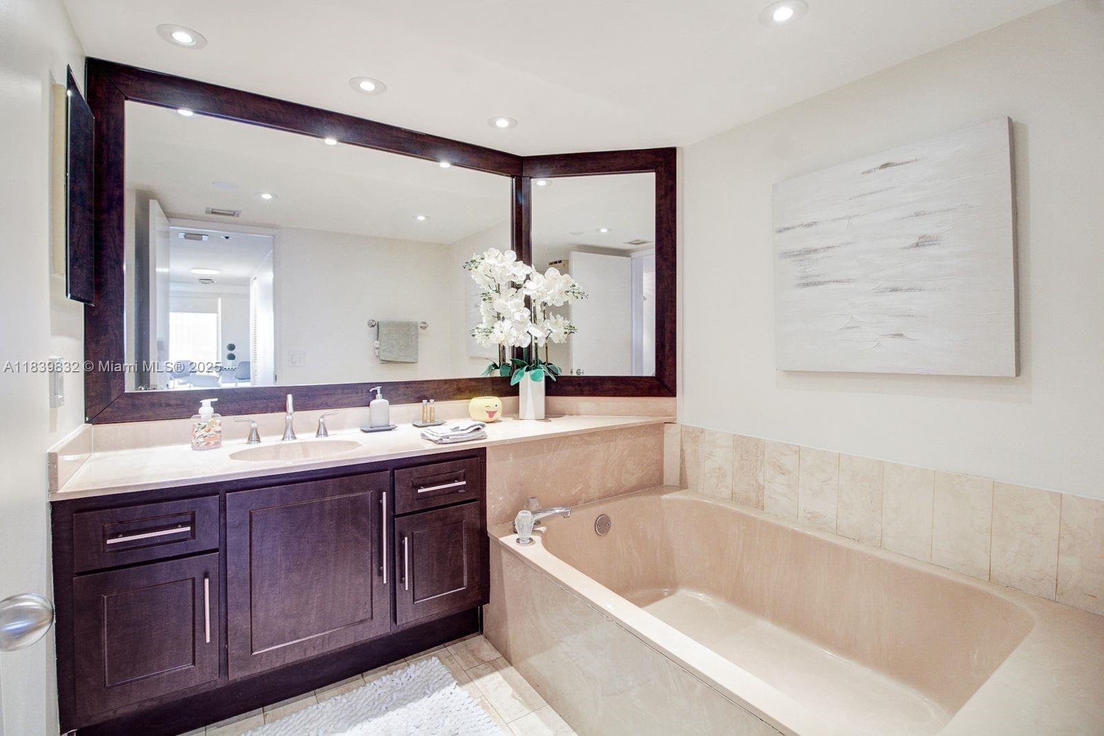 VENETIA CONDO - Residential