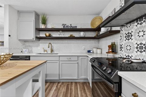 Photo of 141 Eider Ct, Royal Palm Beach, FL 33411 (MLS # A11976354)