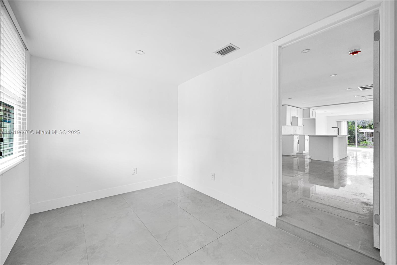 SAXONS SUB IN NE1/4 - Residential