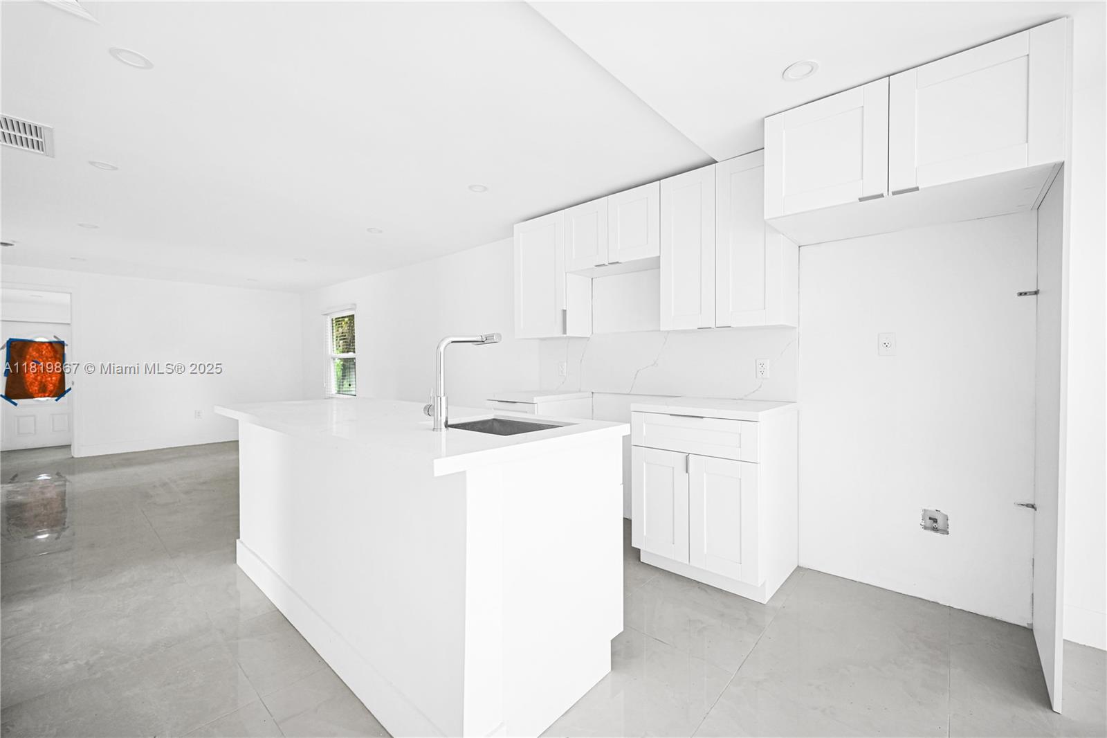 SAXONS SUB IN NE1/4 - Residential