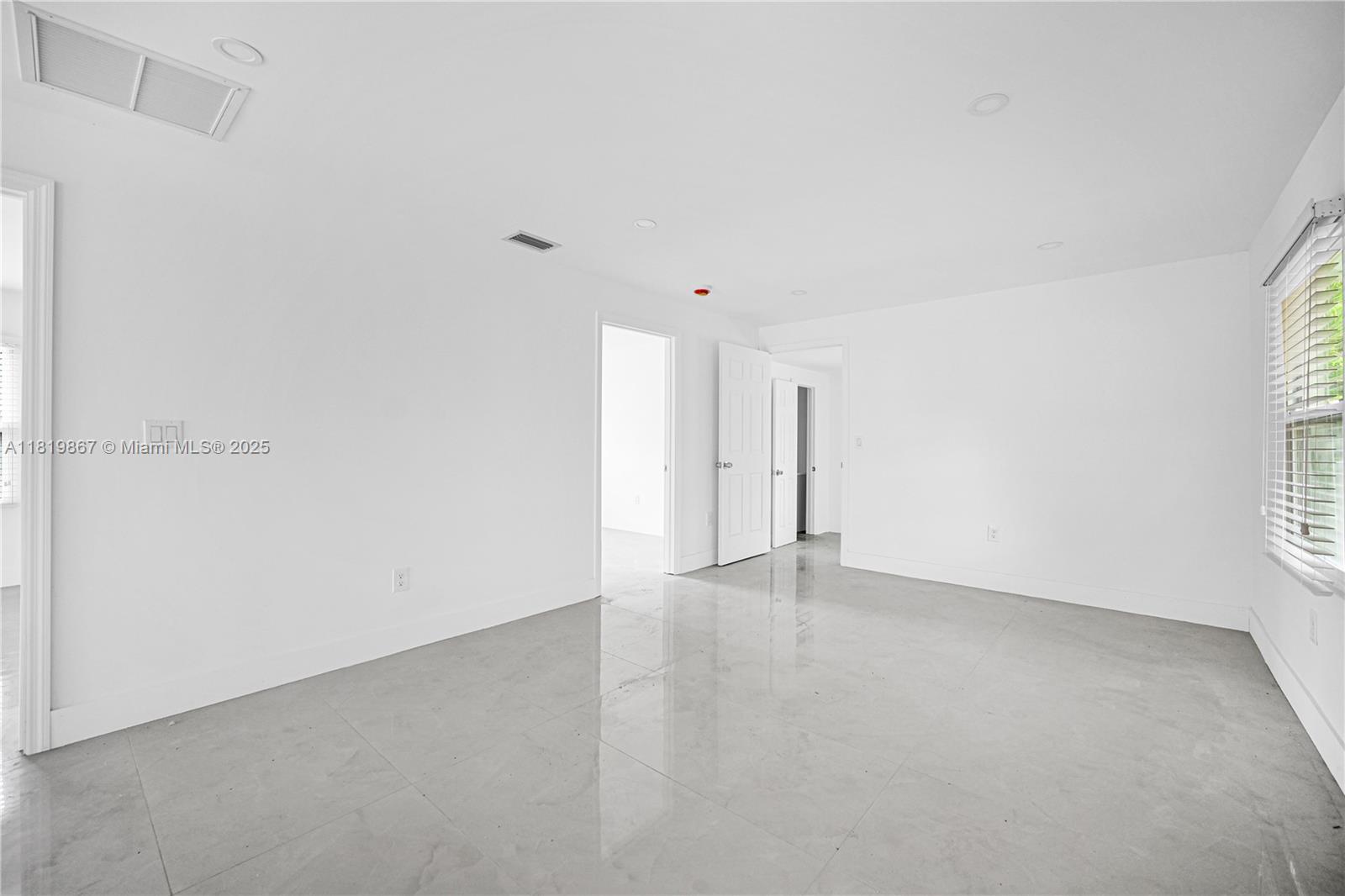 SAXONS SUB IN NE1/4 - Residential