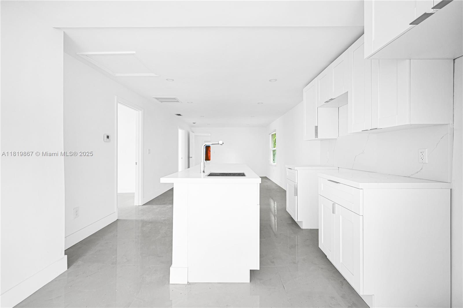 SAXONS SUB IN NE1/4 - Residential