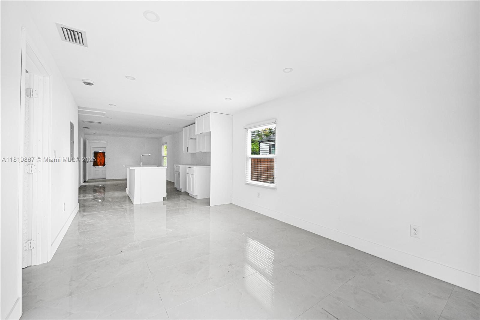 SAXONS SUB IN NE1/4 - Residential