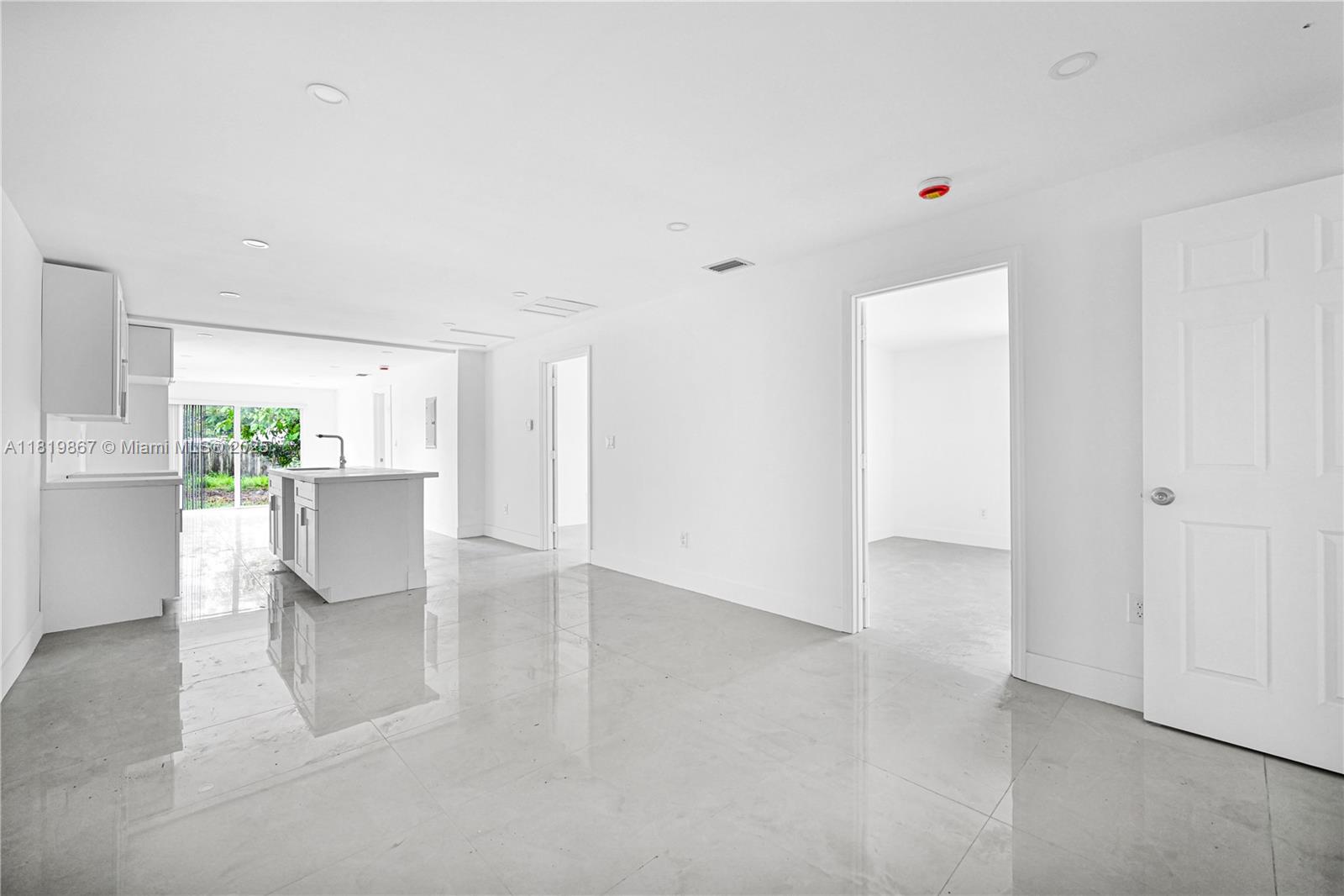 SAXONS SUB IN NE1/4 - Residential