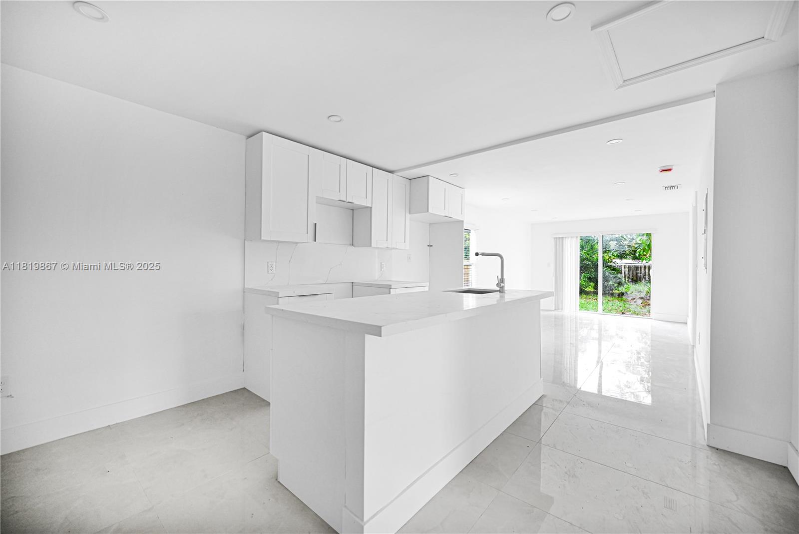 SAXONS SUB IN NE1/4 - Residential