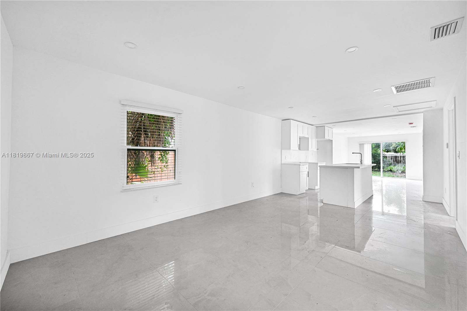 SAXONS SUB IN NE1/4 - Residential