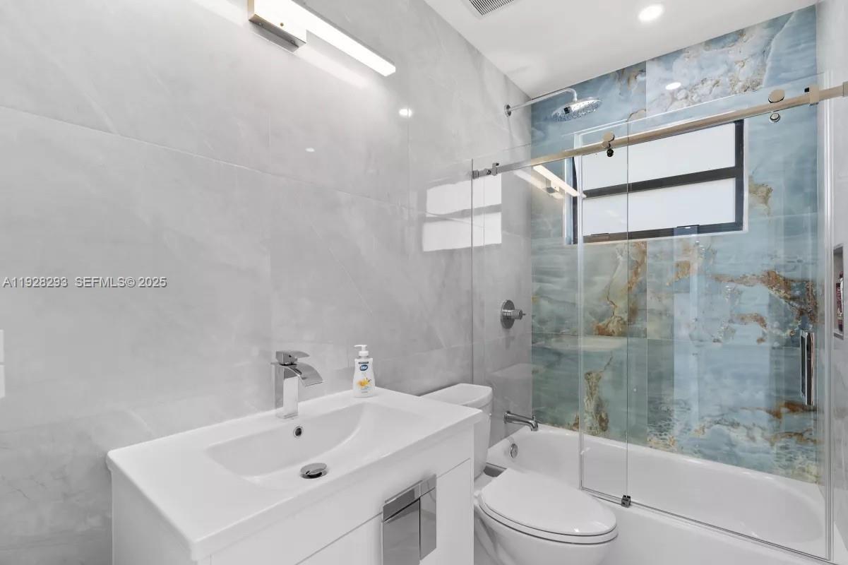 HUDSON VALLEY - Residential