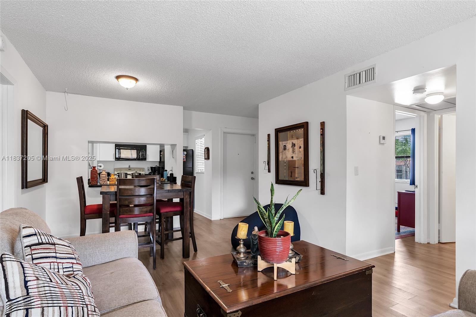 BANYAN TREE FIVE CONDO - Residential