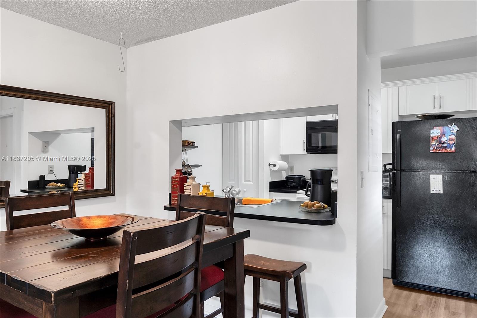 BANYAN TREE FIVE CONDO - Residential