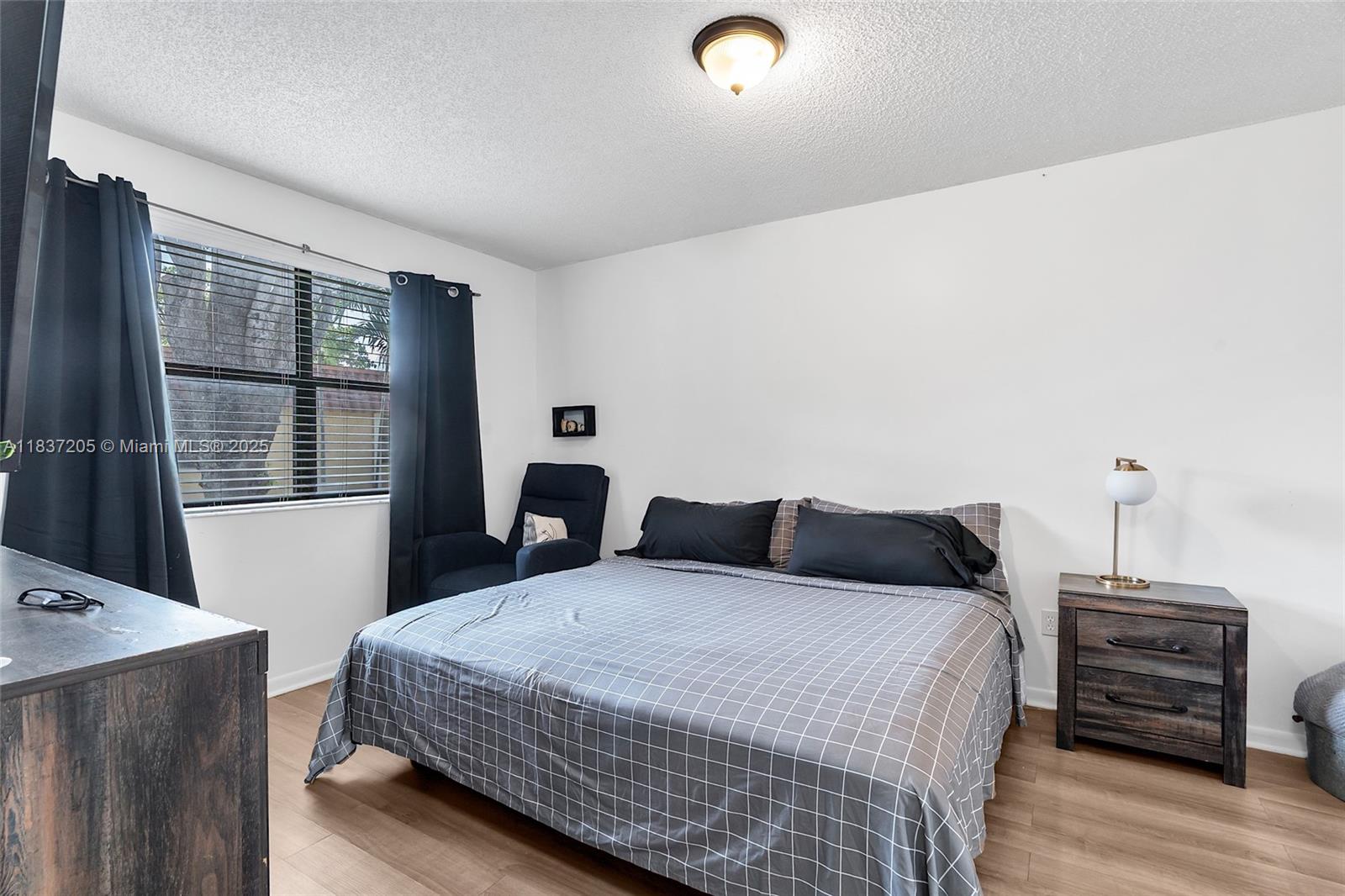 BANYAN TREE FIVE CONDO - Residential