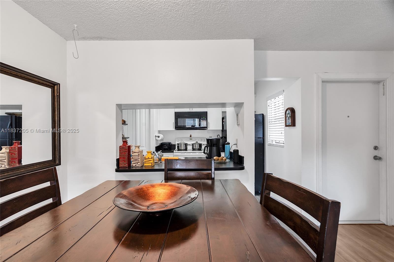 BANYAN TREE FIVE CONDO - Residential