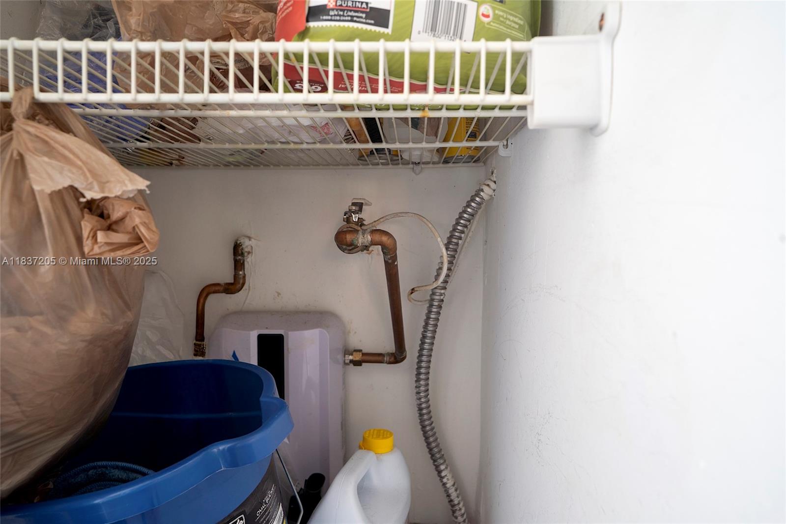 BANYAN TREE FIVE CONDO - Residential