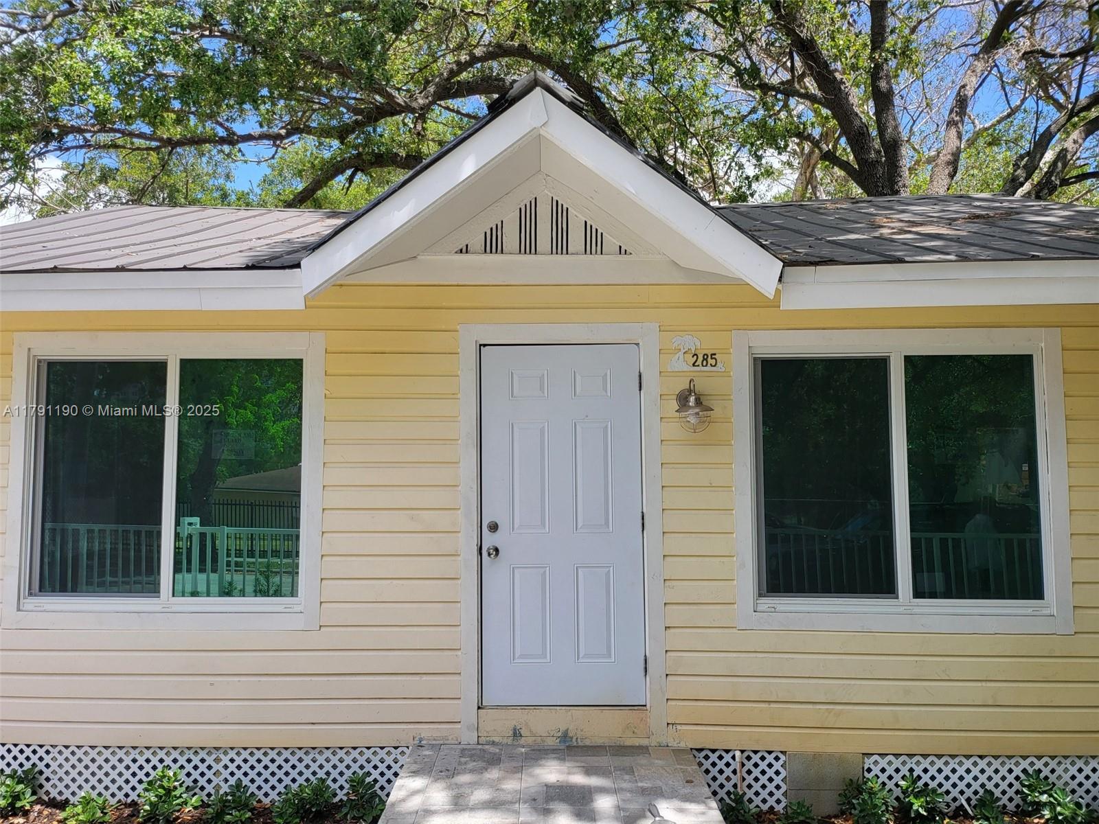 285 Ne 80th Ter 285, Miami, Broward County, Florida - 2 Bedrooms  
1 Bathrooms - 
