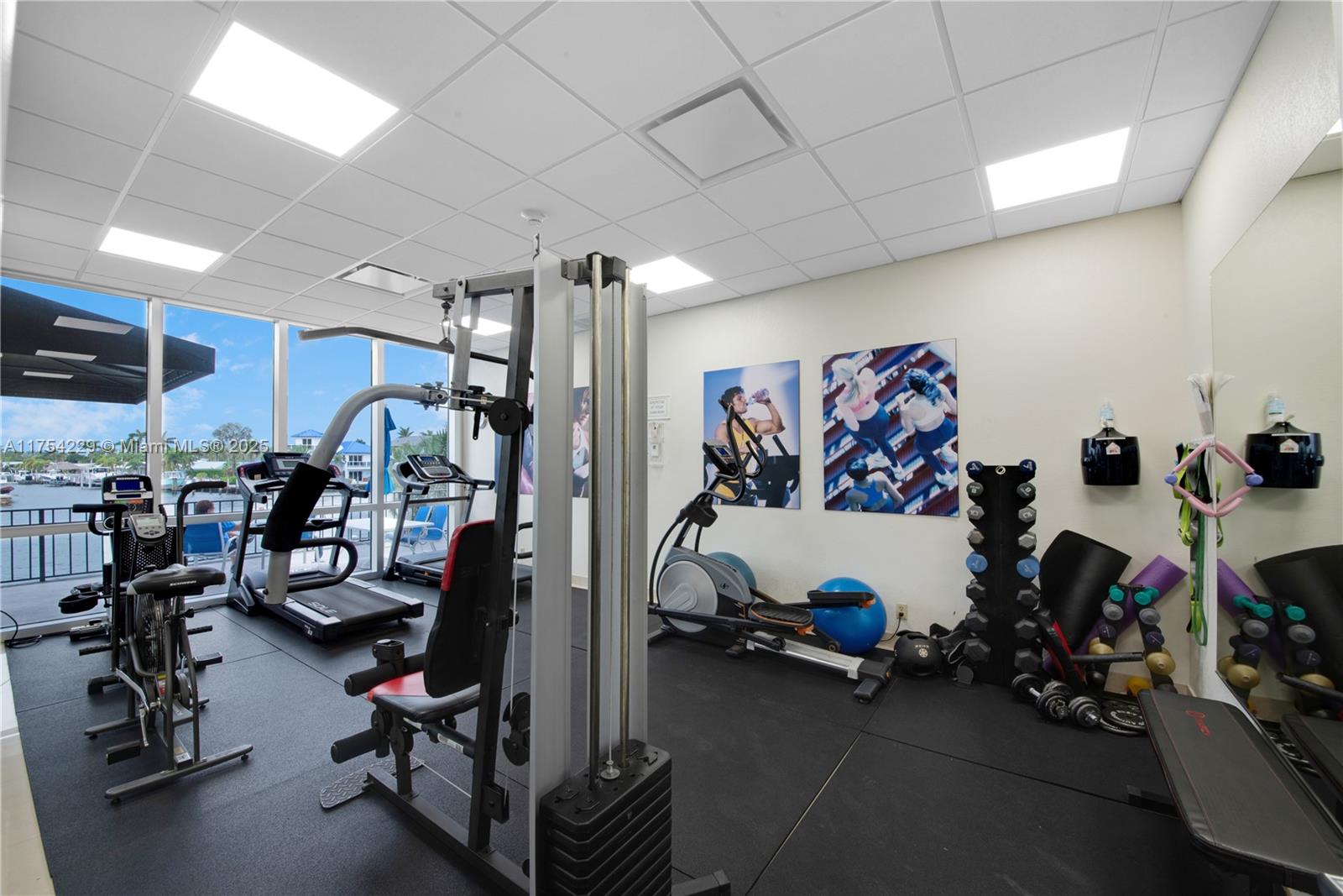 521 N Riverside Dr 606