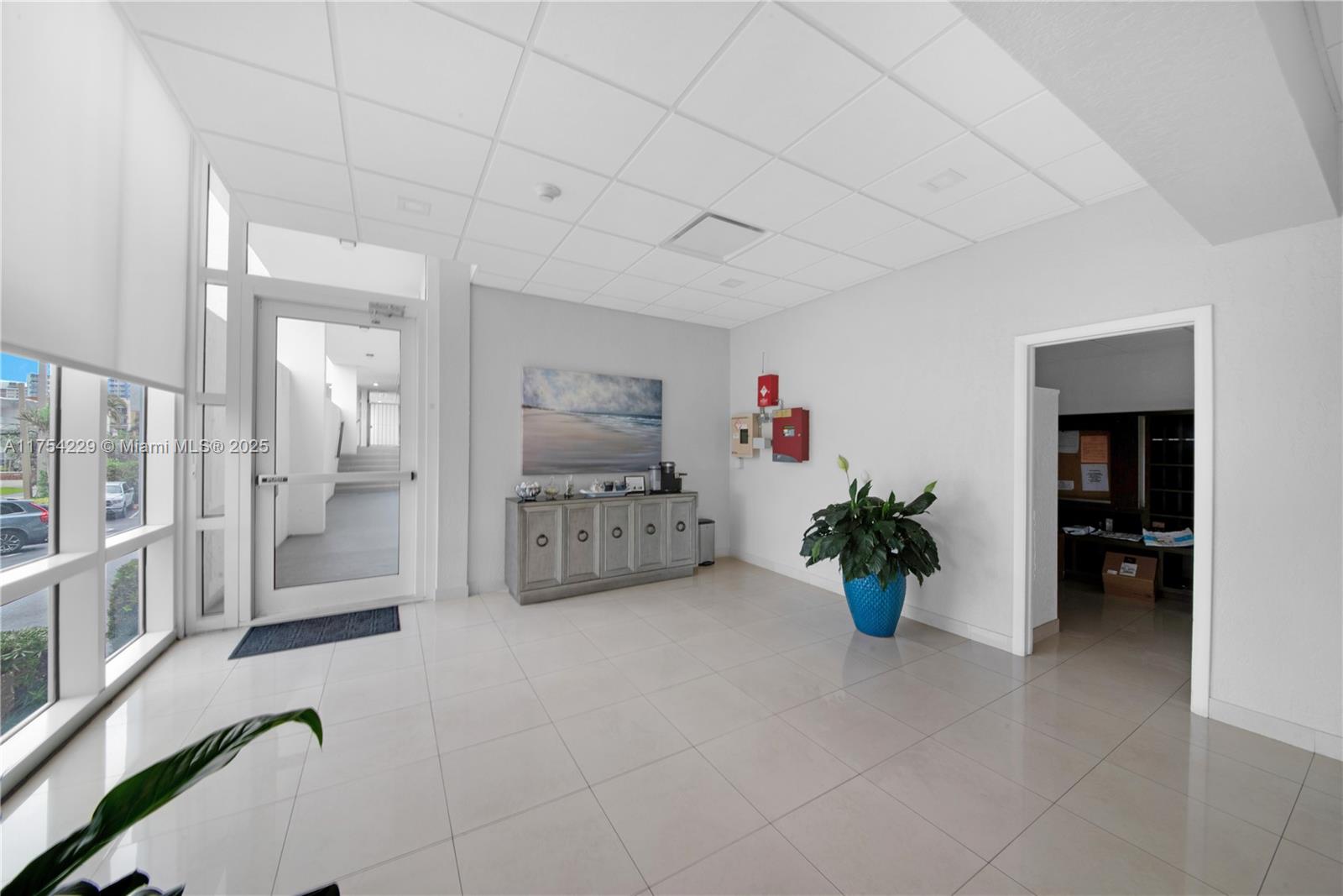 521 N Riverside Dr 606