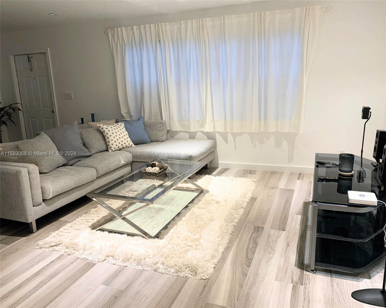 ARROWHEAD GOLF & TENNIS C - Residential Lease