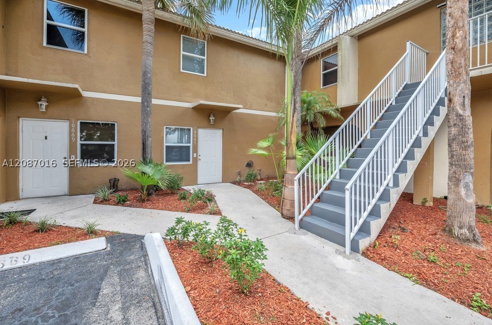10667 NW 45th St