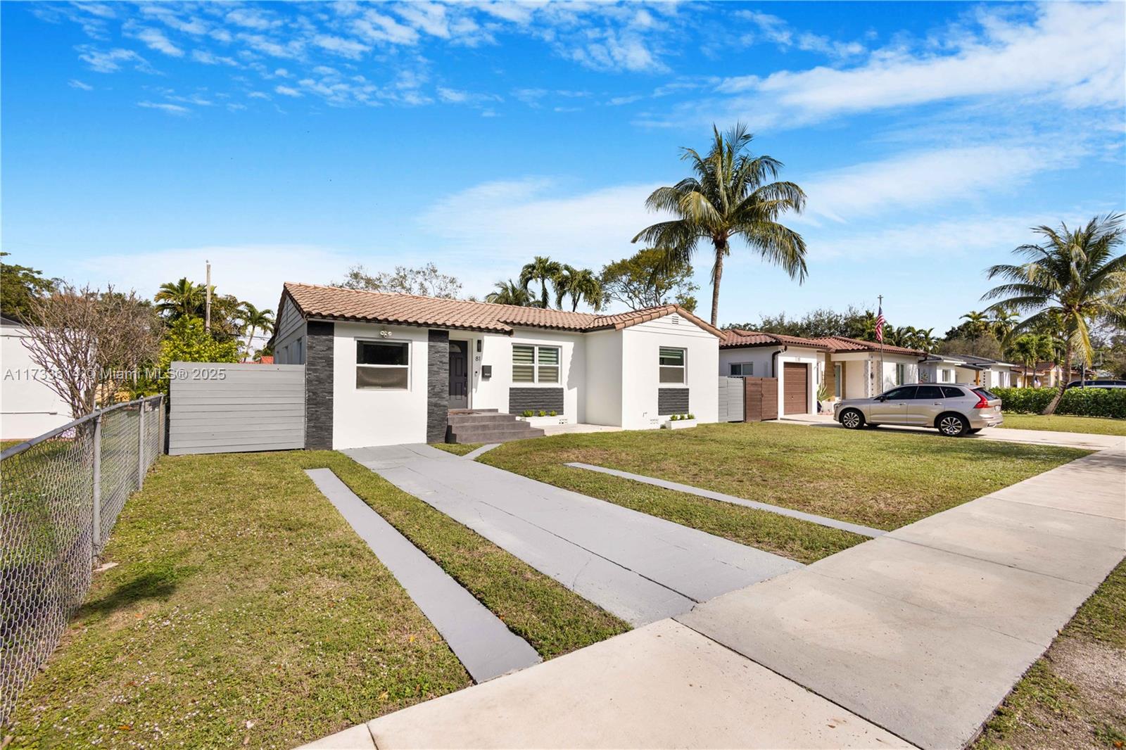 81 Whitethorn Dr