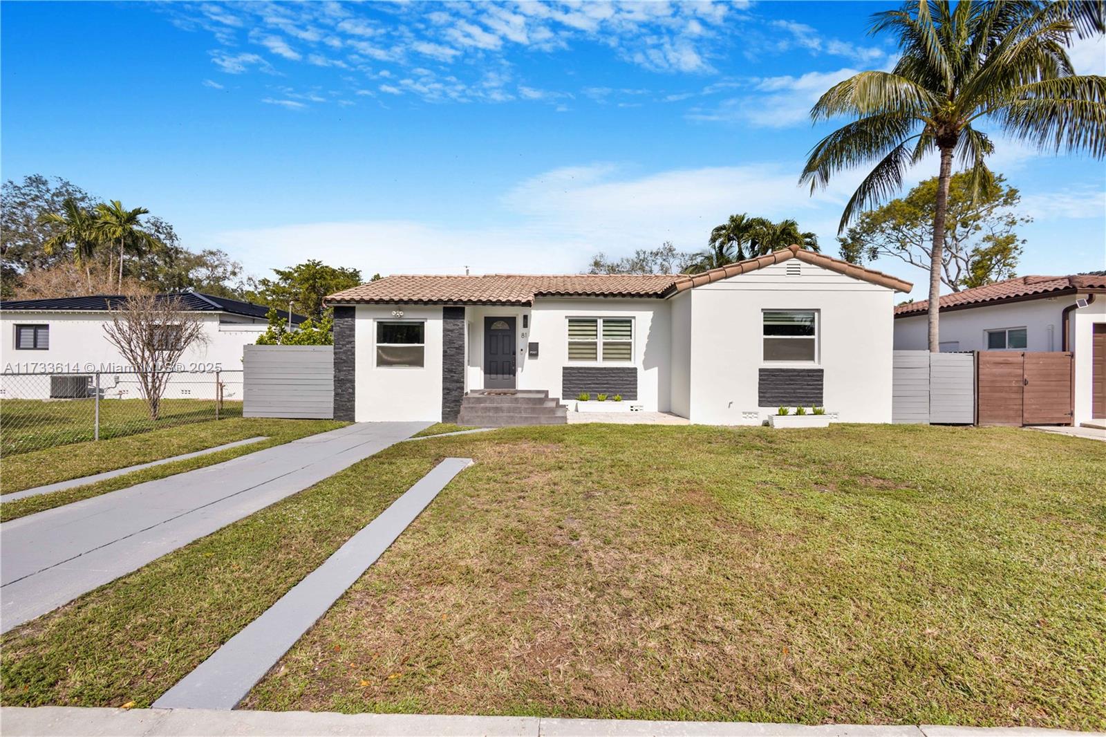 81 Whitethorn Dr
