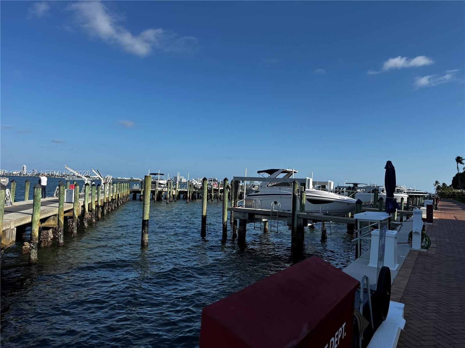 TOWERS OF QUAYSIDE CONDO - Residential Lease